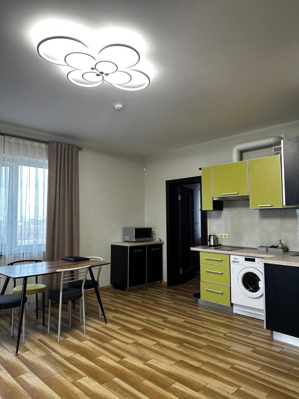 Space Apart Hotel Lutsʼk Δωμάτιο φωτογραφία